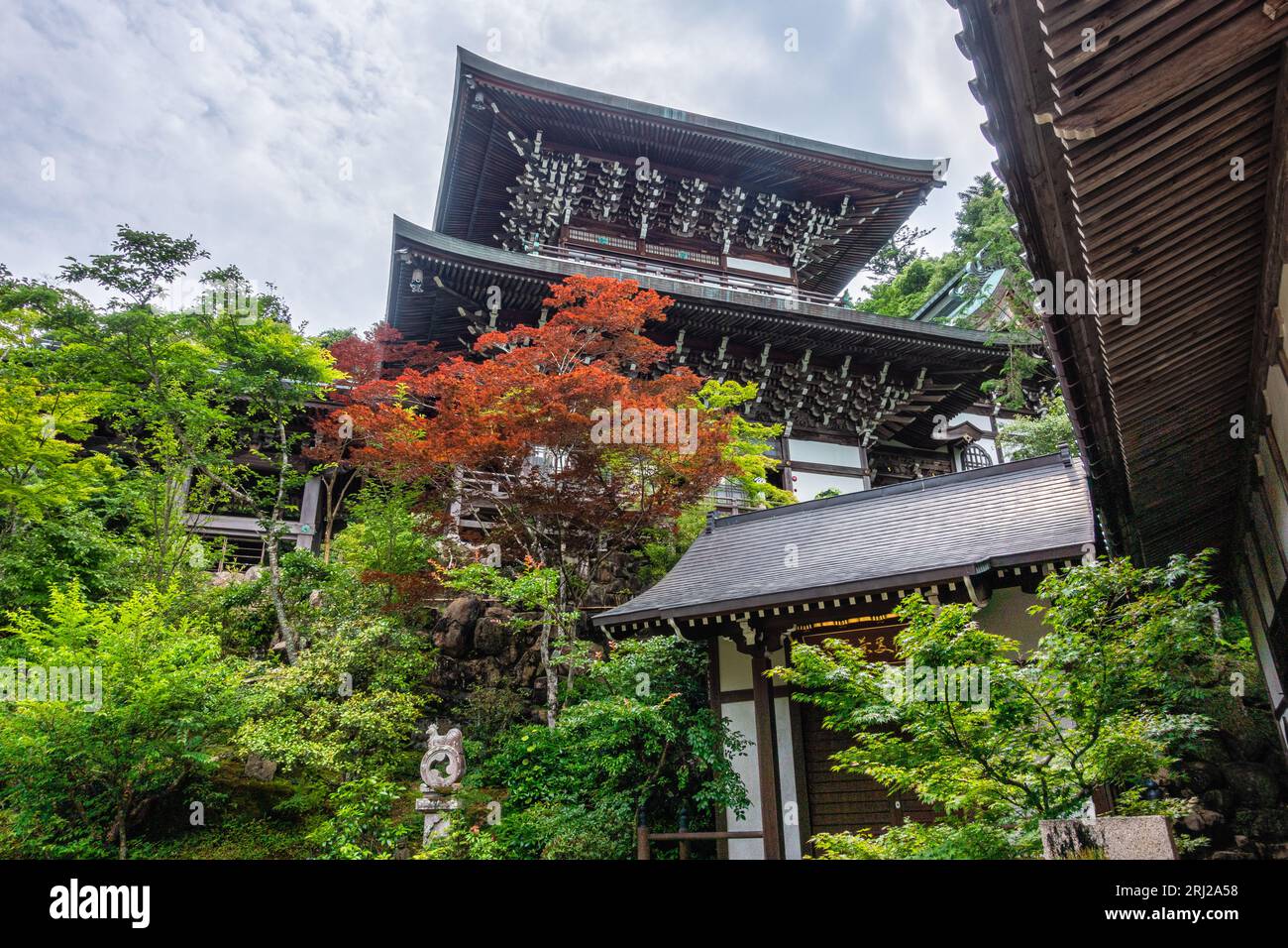 Vista panoramica nel meraviglioso tempio Daisho-in a Miyajima (Itsukushima), Hiroshima, Giappone. Foto Stock