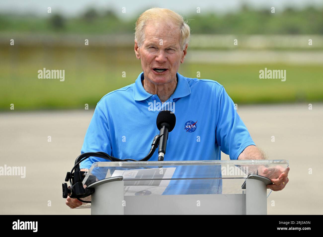 L'Amministratore della NASA Bill Nelson parla ai media mentre dà il benvenuto al Crew 7 della NASA SpaceX al Kennedy Space Center, Florida, domenica 20 agosto 2023. Foto di Joe Marino/UPI Credit: UPI/Alamy Live News Foto Stock