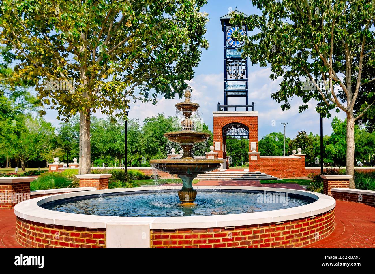 Foley Centennial Plaza in Heritage Park è raffigurata da John B. Foley Park , 19 agosto 2023, a Foley, Alabama. Foto Stock