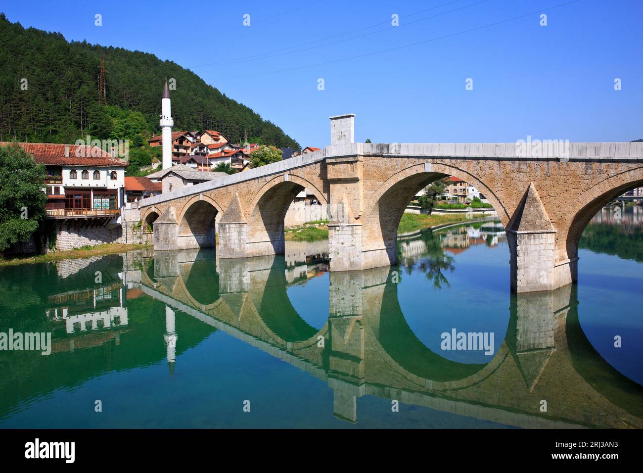 Il Ponte Vecchio (1683) attraverso il fiume Neretva a Konjic, Bosnia ed Erzegovina Foto Stock