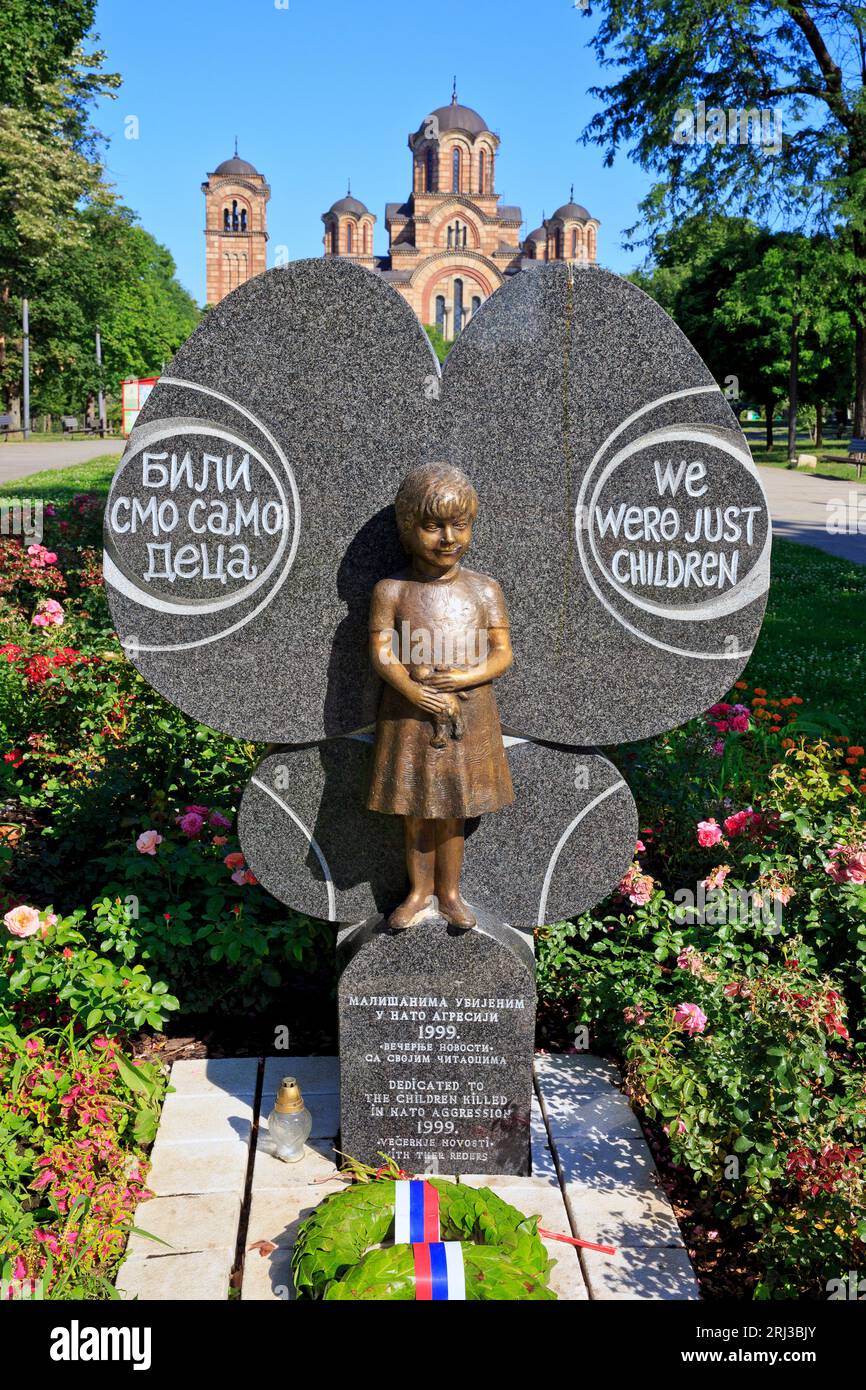 Monumento ai bambini uccisi durante i bombardamenti della NATO nel 1999 al Tasmajdan Park di Belgrado, Serbia Foto Stock