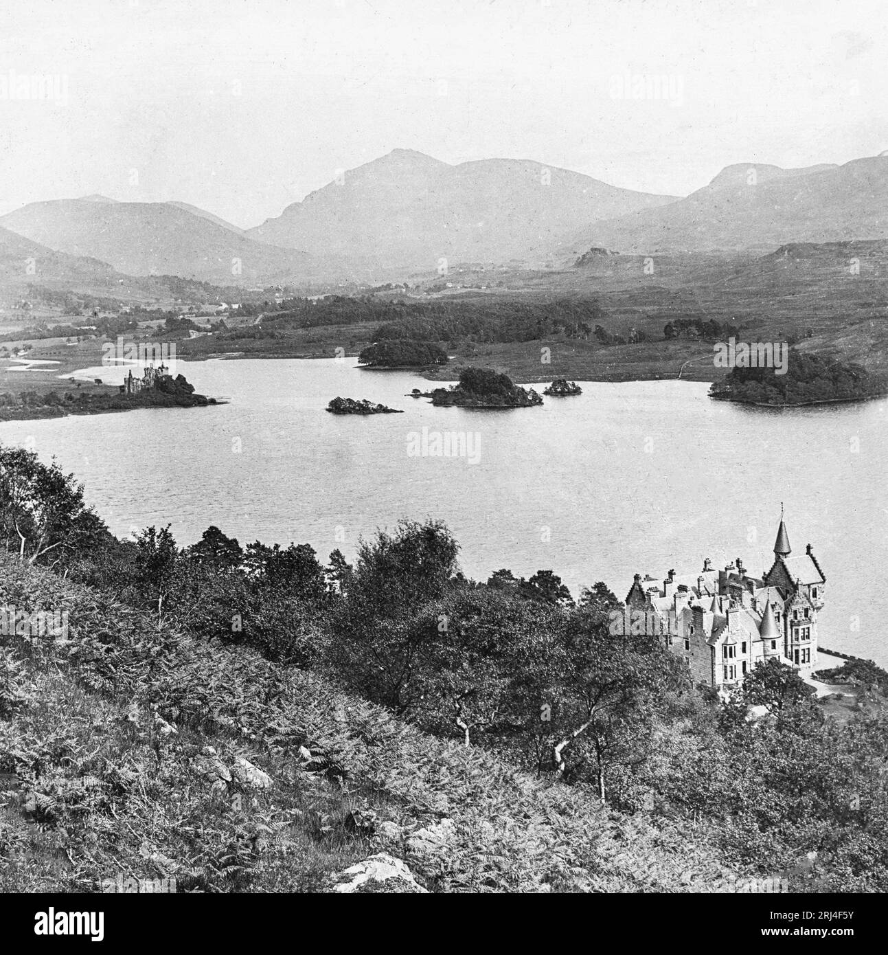 Foto in bianco e nero di Alate del XIX secolo che mostra Loch Awe in Scozia. Foto Stock