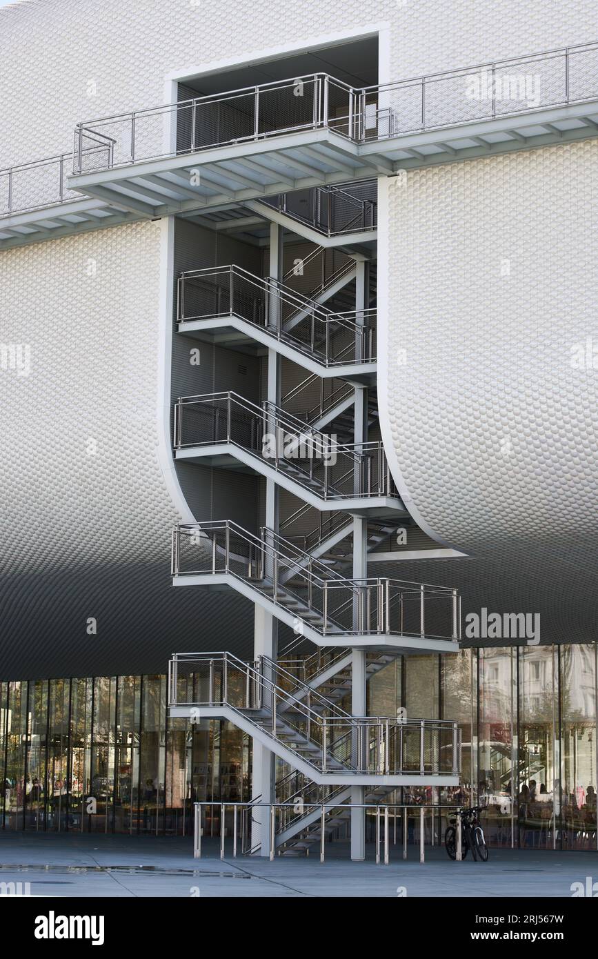 Museo d'Arte e Cultura del Botin Centre. Fondazione Botin, architetto Renzo piano. Santander, Cantabria, Spagna, Europa. Foto Stock