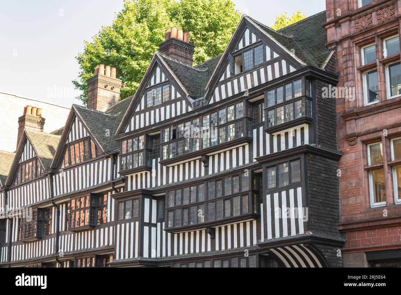 Staple Inn, un edificio Tudor, parte della Londra medievale sopravvissuta al grande incendio di Londra Foto Stock
