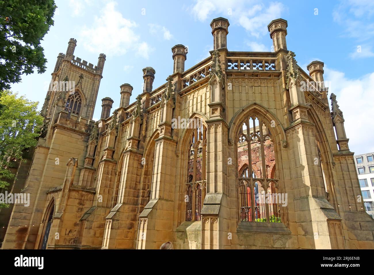 St Luke's Church 1832, conosciuta dalla gente del posto come la chiesa bombardata, Berry Street e Leece Street memoriale della seconda guerra mondiale, Liverpool, Merseyside, L1 2TR Foto Stock