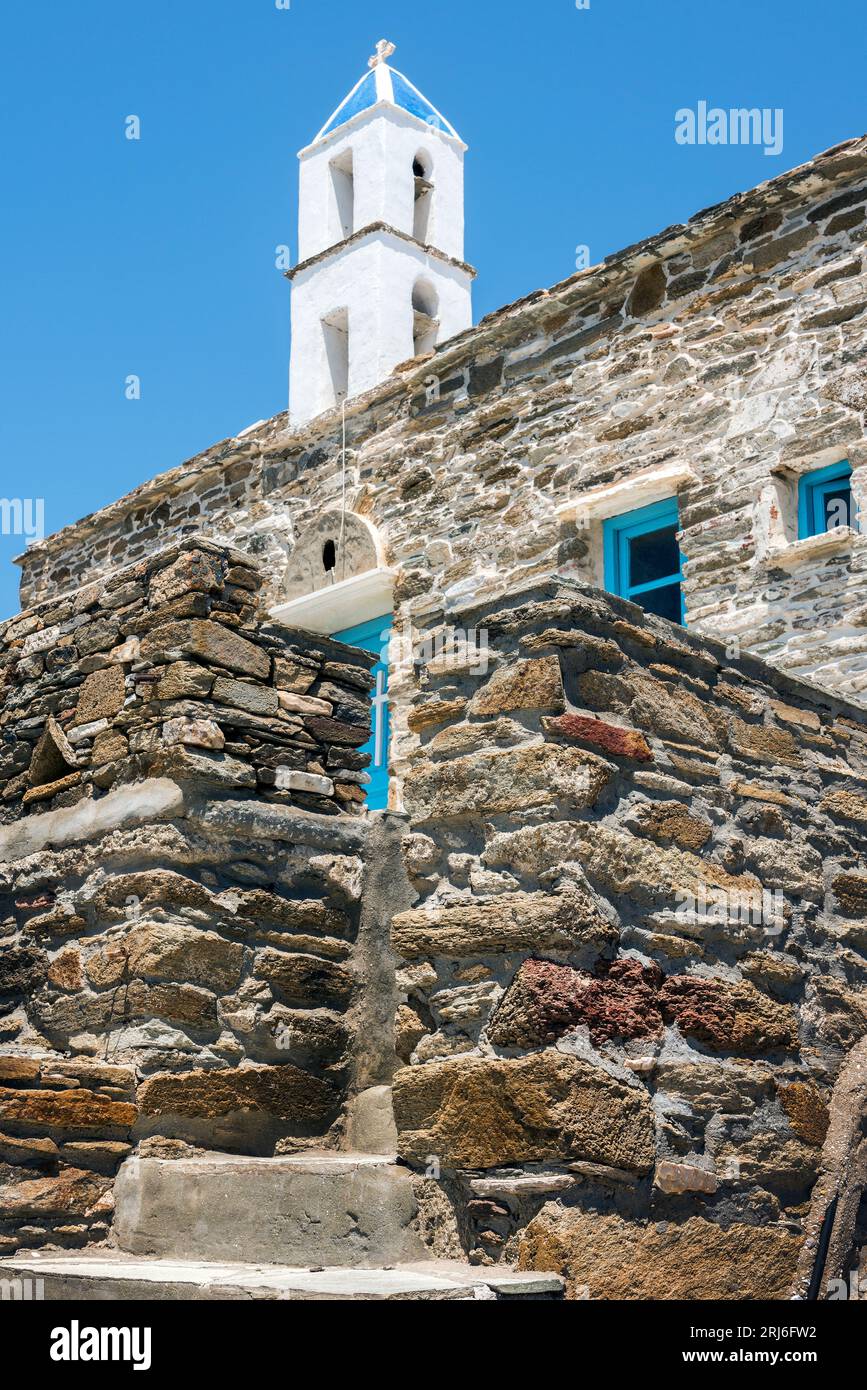 Piccola cappella nel villaggio di Kionia, Tinos. Foto Stock