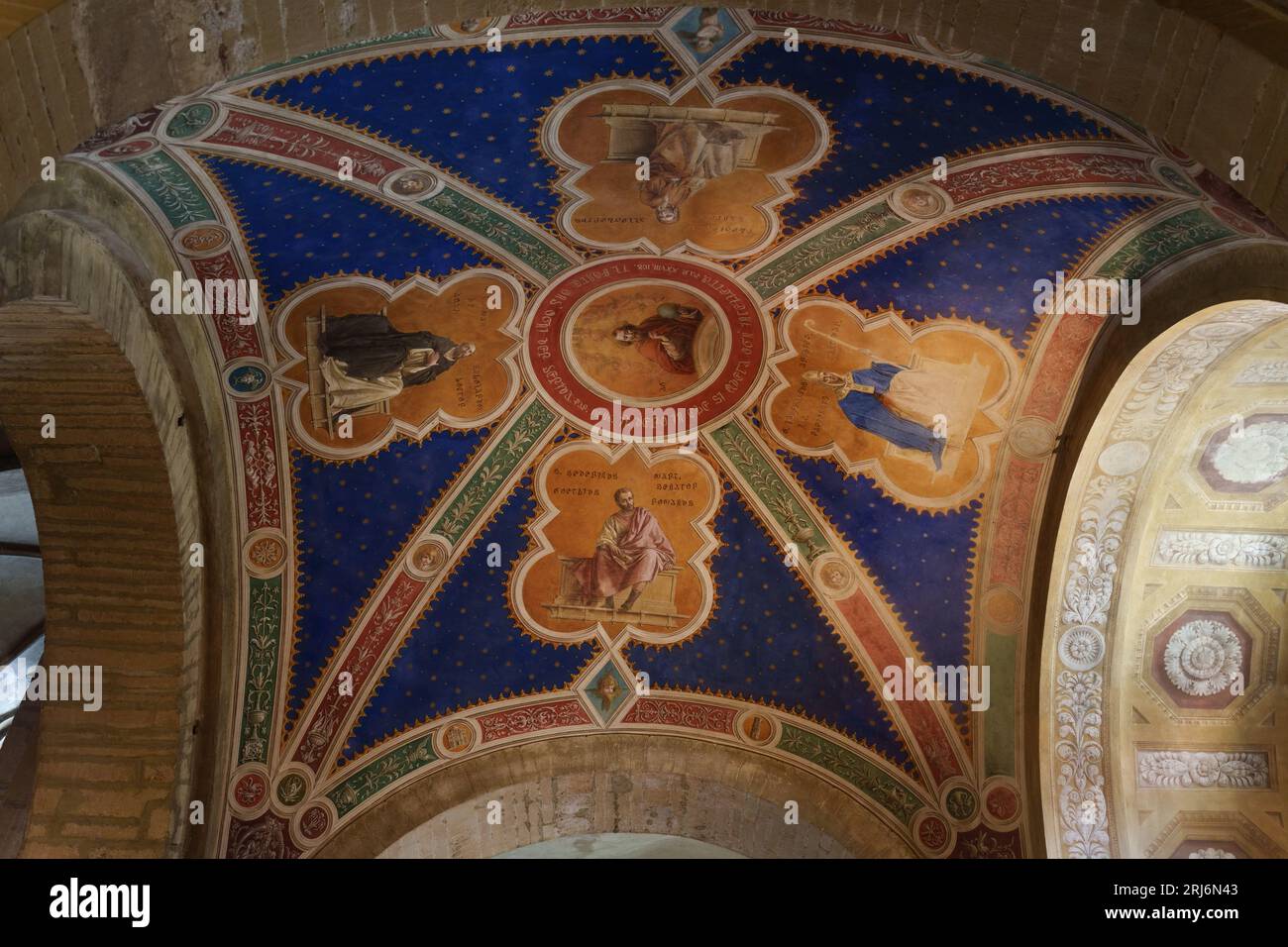 Interno della chiesa medievale di San Michele maggiore a Pavia, Lombardia, Italia Foto Stock