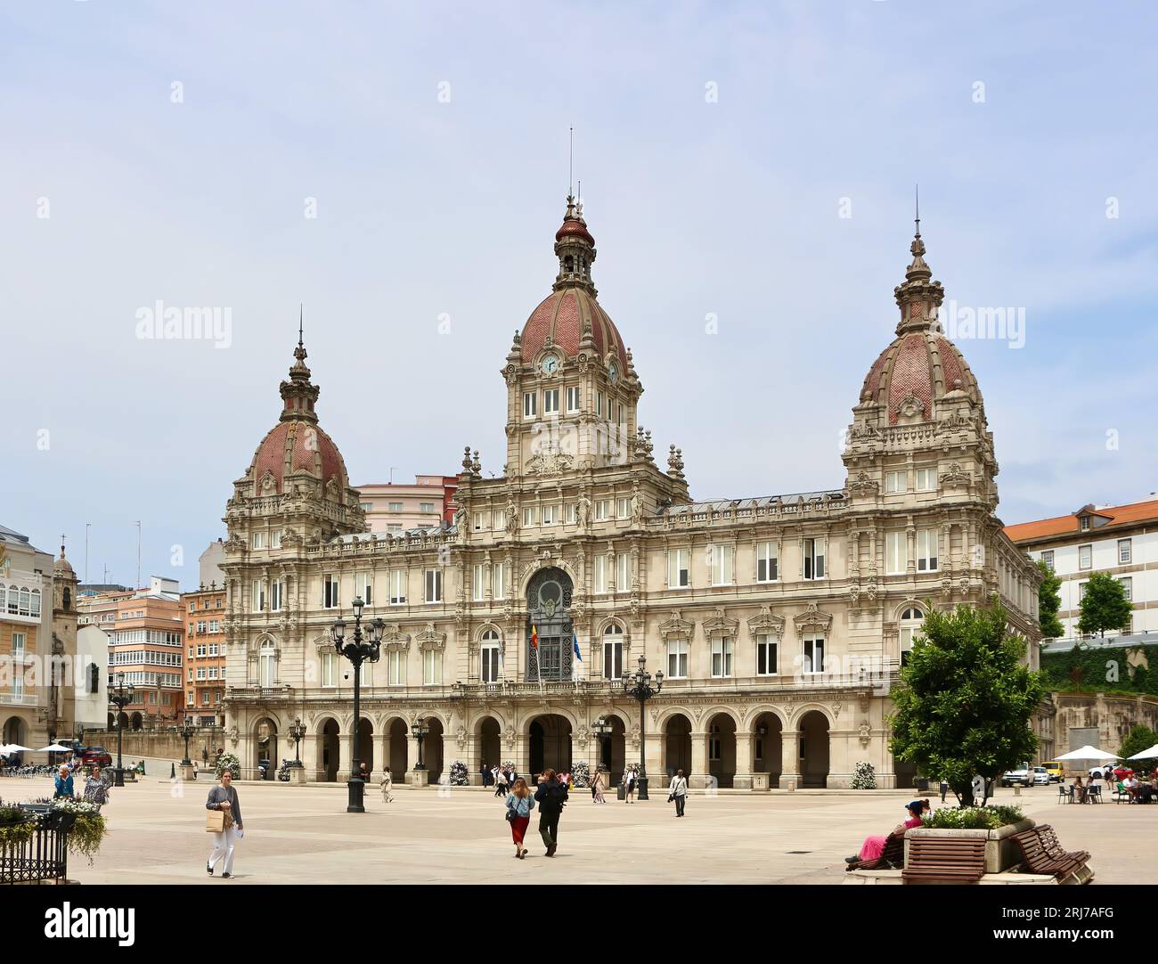 Il municipio in stile eclettico dell'architetto Pedro Marino ha aperto il 1917 Plaza de María Pita A Coruña Galizia Spagna Foto Stock