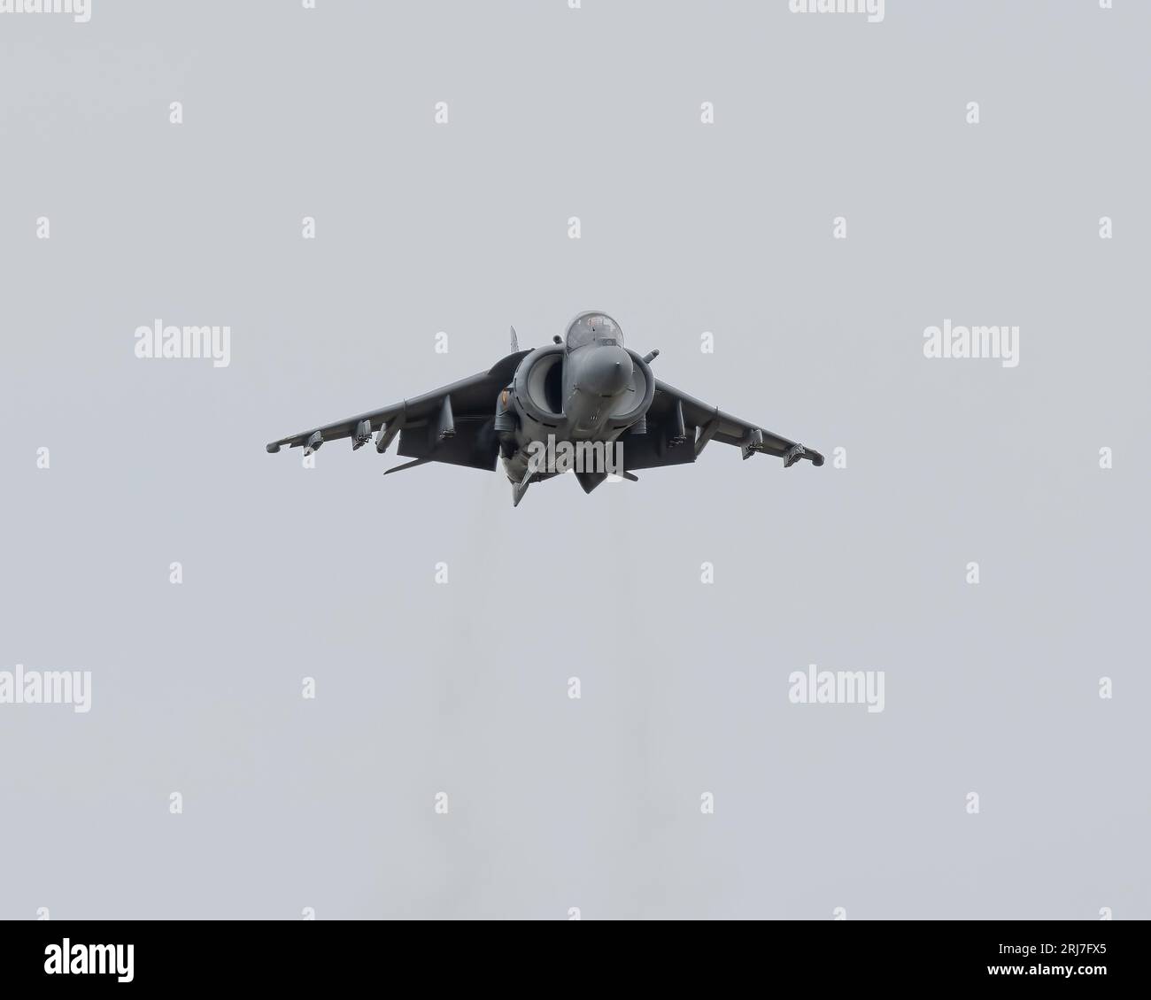 Un McDonnell Douglas AV-8B Harrier II della Marina spagnola al Royal International Air Tattoo del 2023 Foto Stock