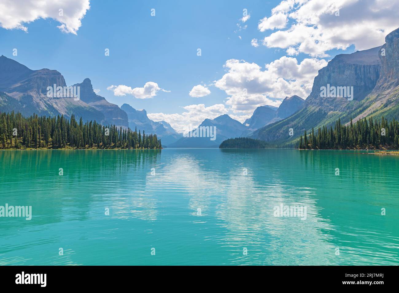 Il paesaggio del Trono degli dei, il lago Maligne, il parco nazionale di Jasper, Canada. Foto Stock