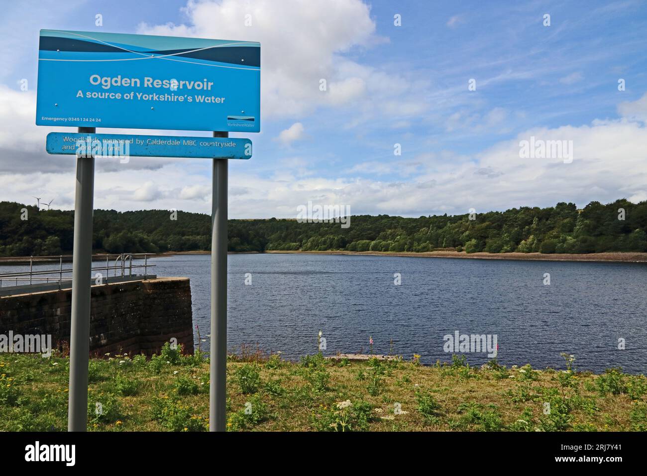 Cartello a Ogden Water, un serbatoio alla periferia di Halifax Foto Stock