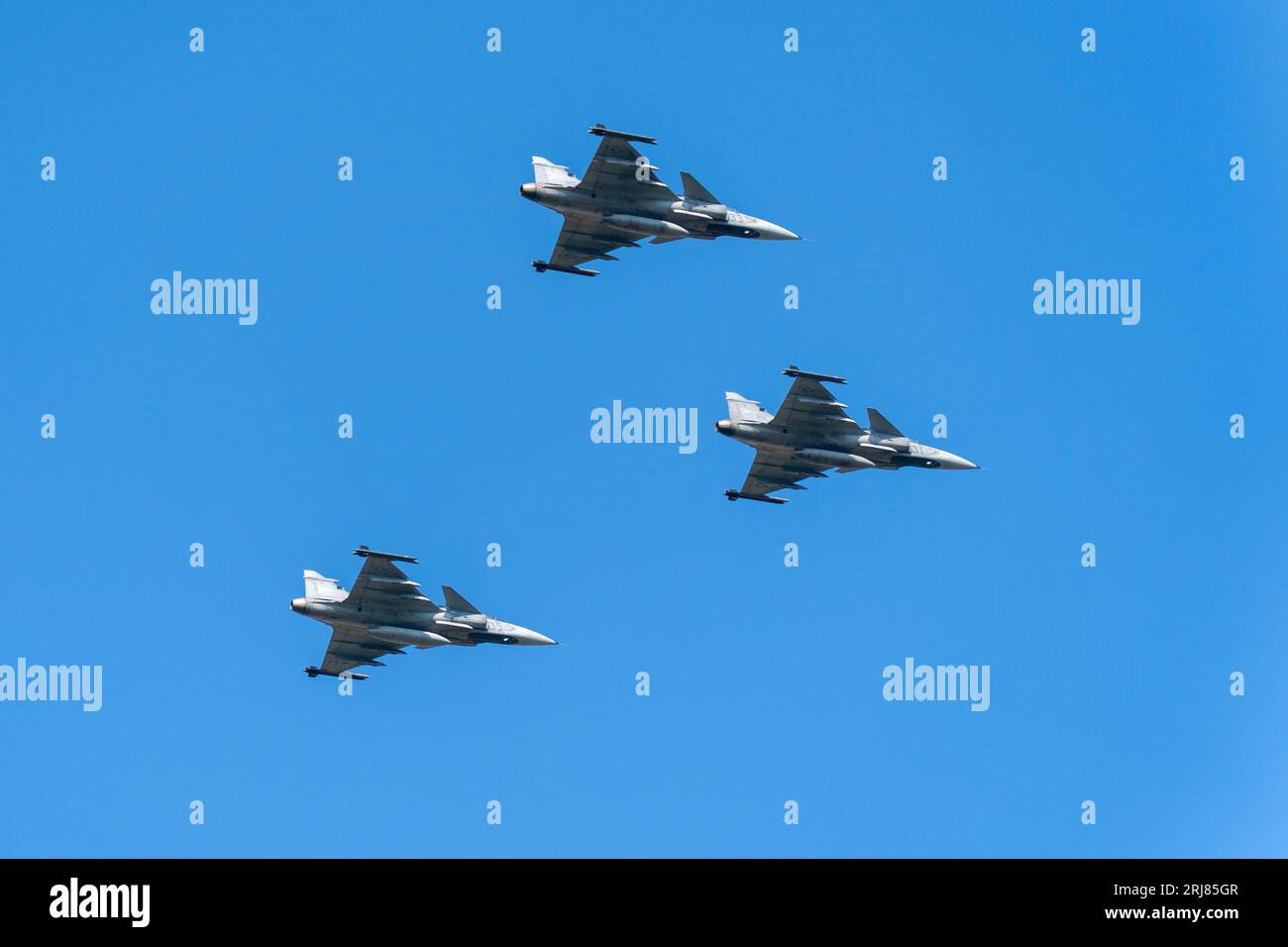 Un trio di aerei da combattimento Gripen di fabbricazione svedese dell'Aeronautica militare ungherese alla parata aerea della celebrazione dello stato ungherese del 20.08.2023 Foto Stock