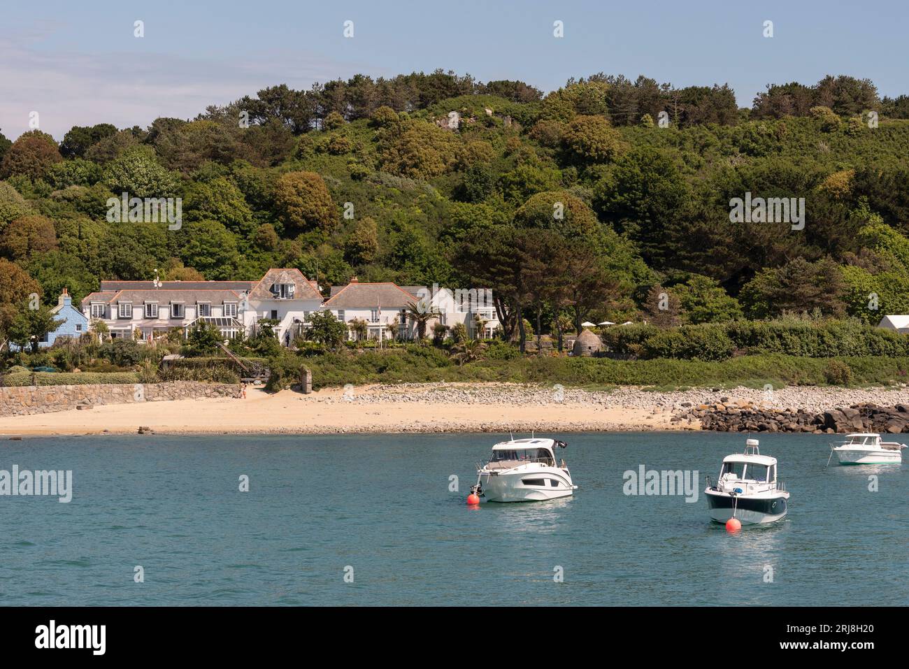 Herm, Guernsey, Isole del Canale. 11 giugno 2023. Hotel Casa Bianca sul lungomare una splendida destinazione di vacanza affacciata sul mare.Herm. Foto Stock