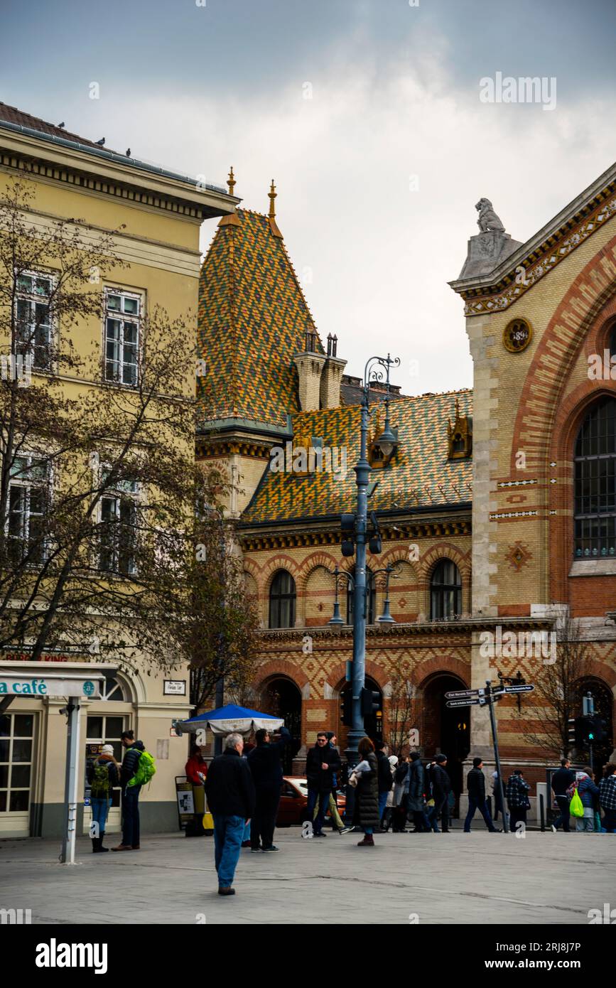 Grande mercato coperto a Budapest, Ungheria. Foto Stock