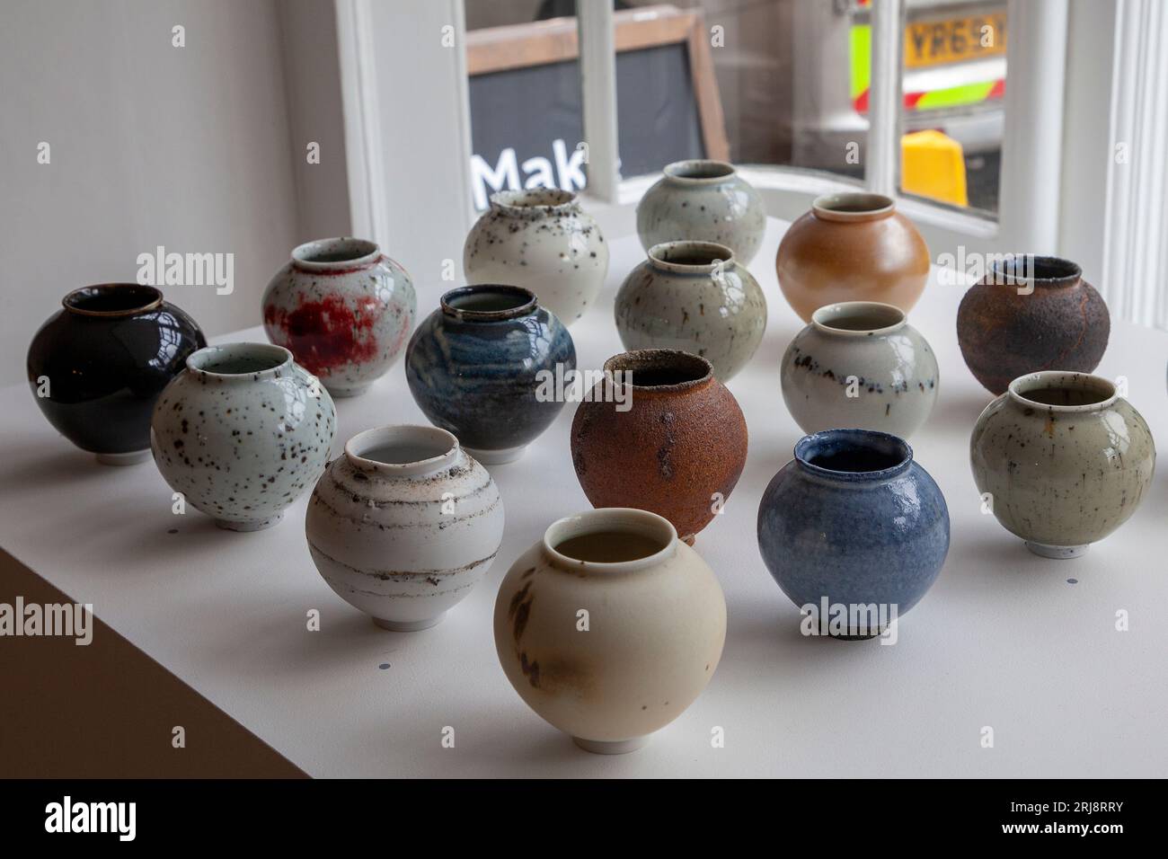 Il lavoro di Adam Buick durante la mostra "A Part of Us" a Make Hauser e Wirth Somerset, a Bruton Foto Stock