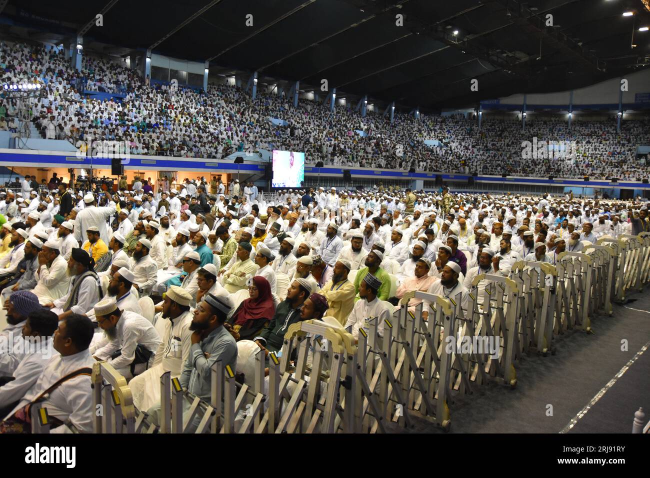 Calcutta, Bengala Occidentale, India. 21 agosto 2023. Incontro degli imam e dei muezzin del Bengala. Riguarda le questioni degli imam, dei muezzin e della comunità musulmana. Questa è la seconda volta negli ultimi dodici anni durante Mamata Banerjee a capo del governo del Congresso Trinamool nello stato del Bengala Occidentale. (Immagine di credito: © Biswarup Ganguly/Pacific Press via ZUMA Press Wire) SOLO USO EDITORIALE! Non per USO commerciale! Foto Stock