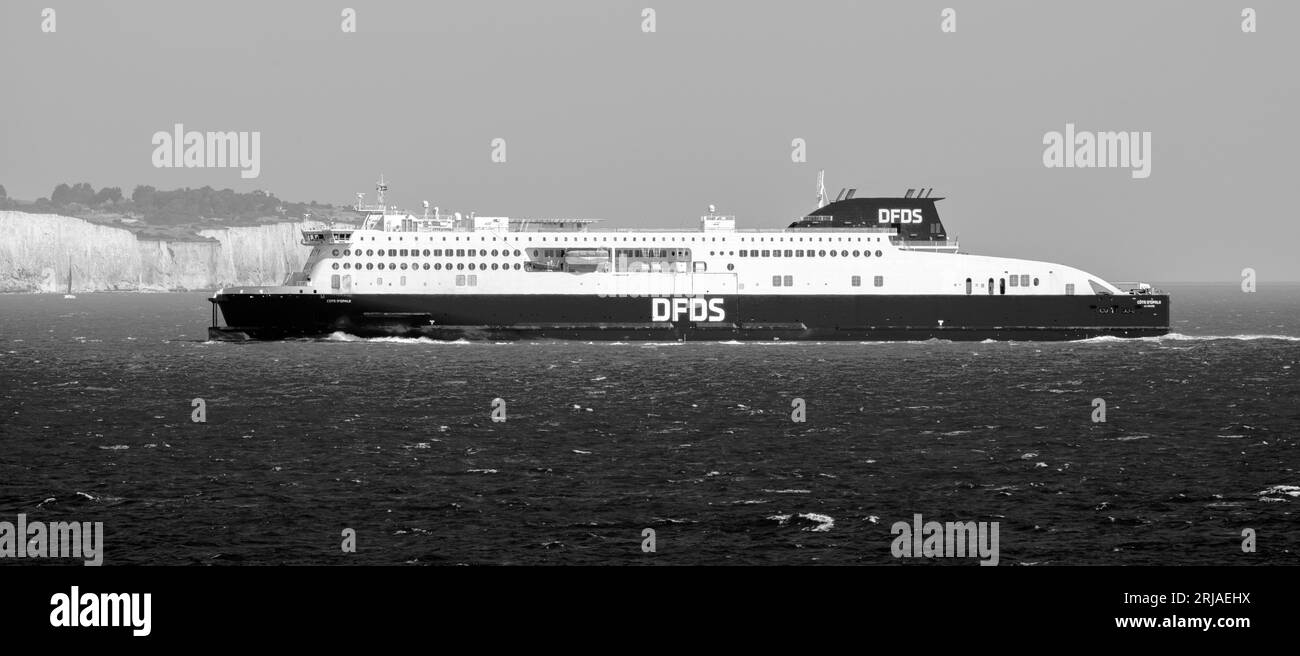 DFDS MV Cote D'Opale a Passenger/RO-RO Cargo Ship - IMO 9858321 - arrivo a dover, Kent, Manica., Inghilterra, Regno Unito. Foto Stock