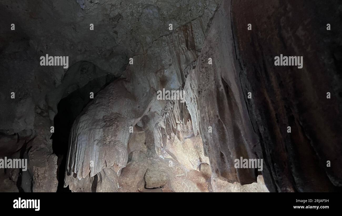 Formazioni geologiche nella grotta Rincon de la Victoria Foto Stock