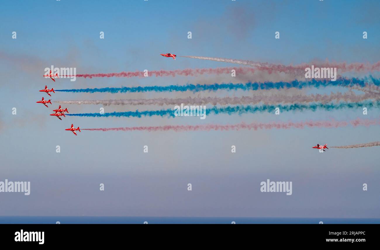 Le frecce rosse mostrano la squadra sulle scogliere di Beachy Head, Eastbourne, East Sussex UK Foto Stock