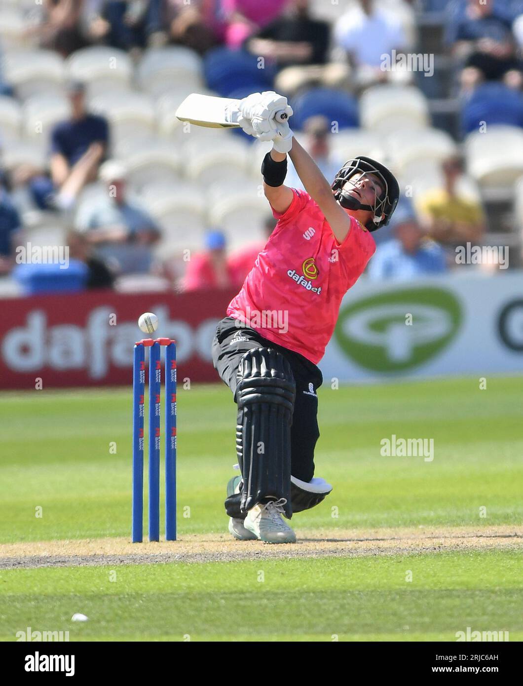 Hove Regno Unito 22 agosto 2023 - Bertie Foreman batte i Sussex Sharks contro il Warwickshire durante la loro partita di cricket One Day Cup al 1st Central County Ground di Hove : Credit Simon Dack /TPI/ Alamy Live News Foto Stock
