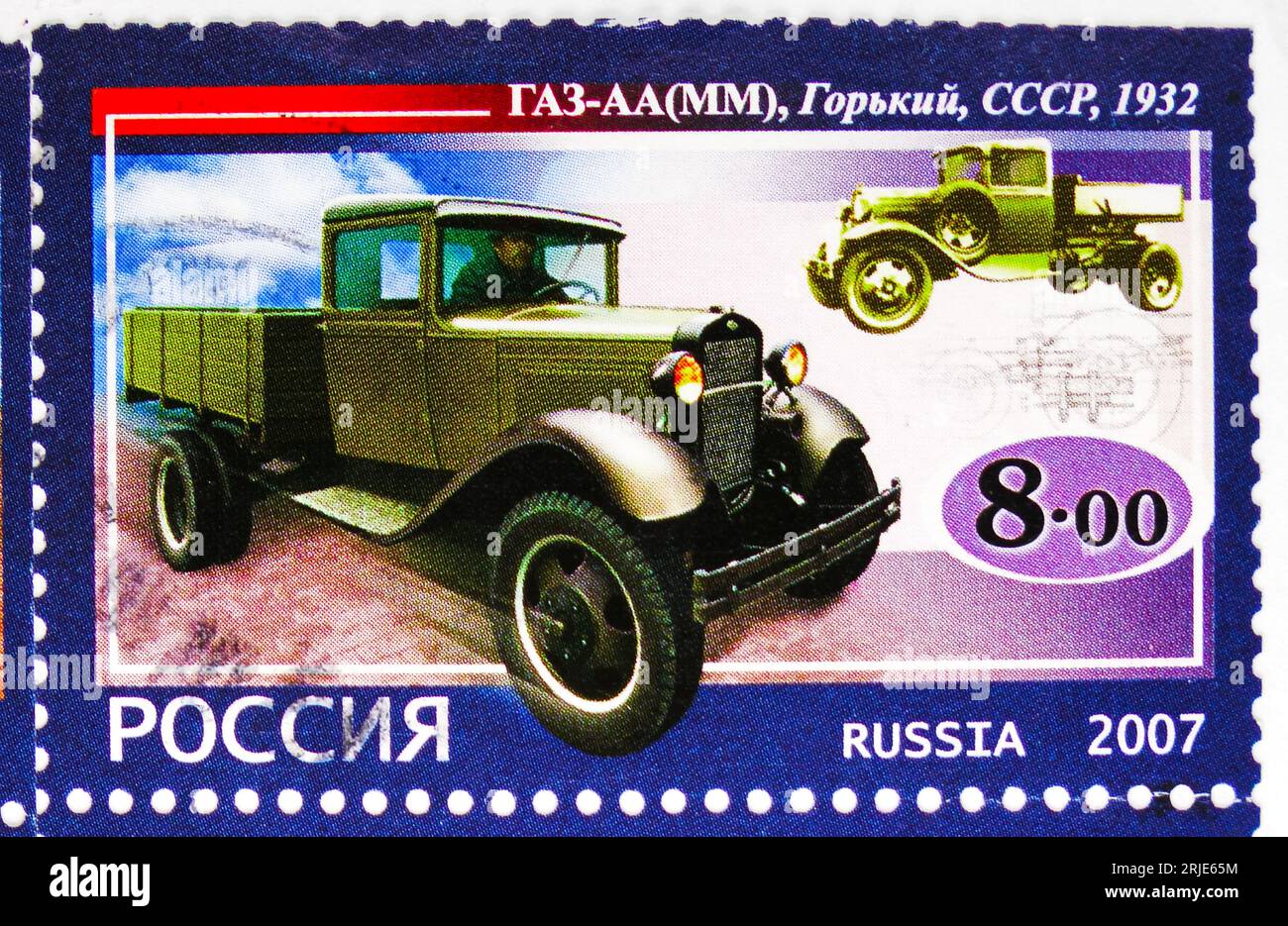 MOSCA, RUSSIA - 30 OTTOBRE 2022: Il francobollo stampato in Russia mostra GAZ-AA (MM), 1932, prima serie di camion russi, circa 2007 Foto Stock