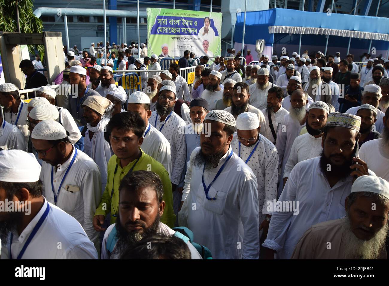 Kolkata, India. 21 agosto 2023. (8/21/2023) riunione degli imam e dei muezzin del Bengala. Riguarda le questioni degli imam, dei muezzin e della comunità musulmana. Questa è la seconda volta negli ultimi dodici anni durante Mamata Banerjee a capo del governo del Congresso Trinamool nello stato del Bengala Occidentale. (Foto di Biswarup Ganguly/Pacific Press/Sipa USA) credito: SIPA USA/Alamy Live News Foto Stock