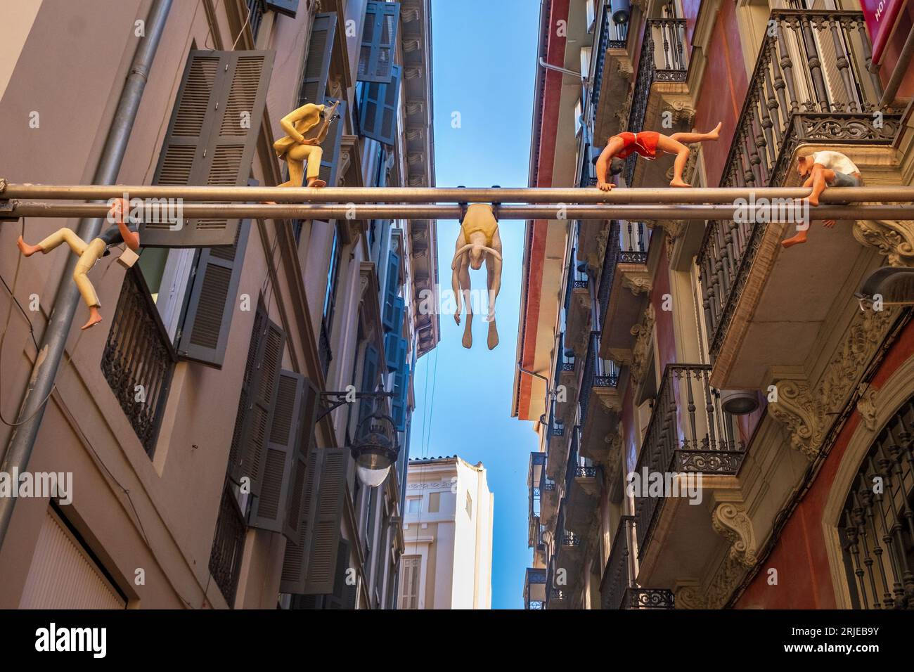 Opere d'arte stravaganti in una strada a Málaga, in Spagna Foto Stock