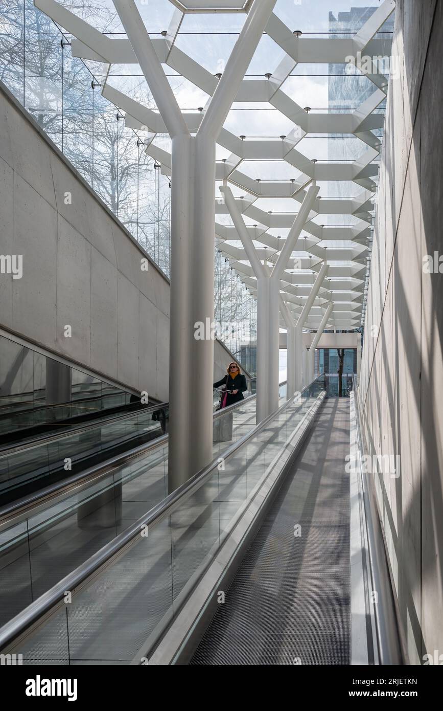 Amsterdam, Paesi Bassi - Strawinskylaan Bicycle Parking by wUrck Foto Stock