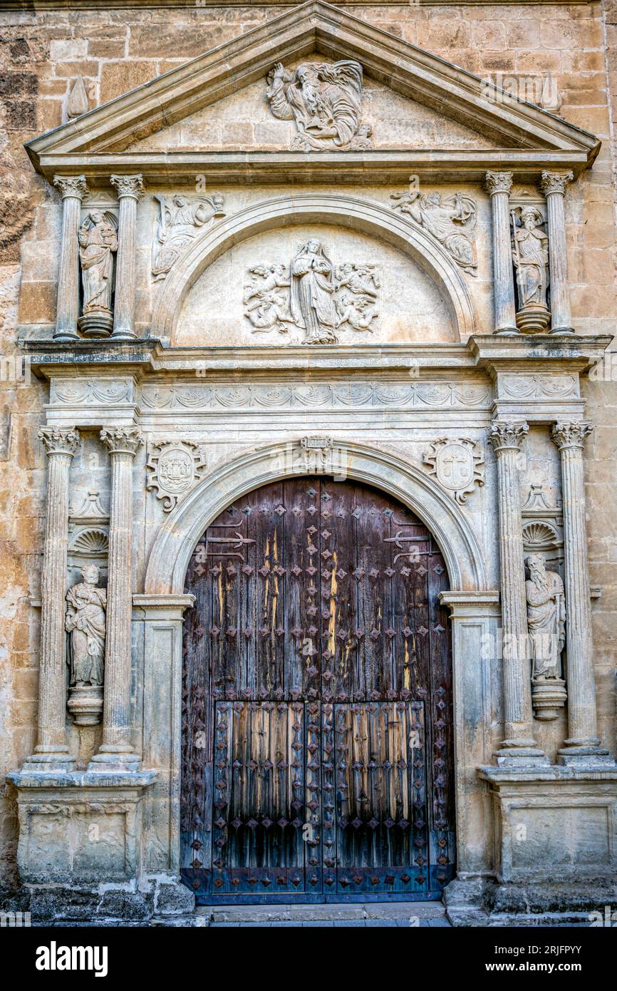 Ingresso monumentale della chiesa dell'assunzione di Yeste, Albacete, Spagna Foto Stock