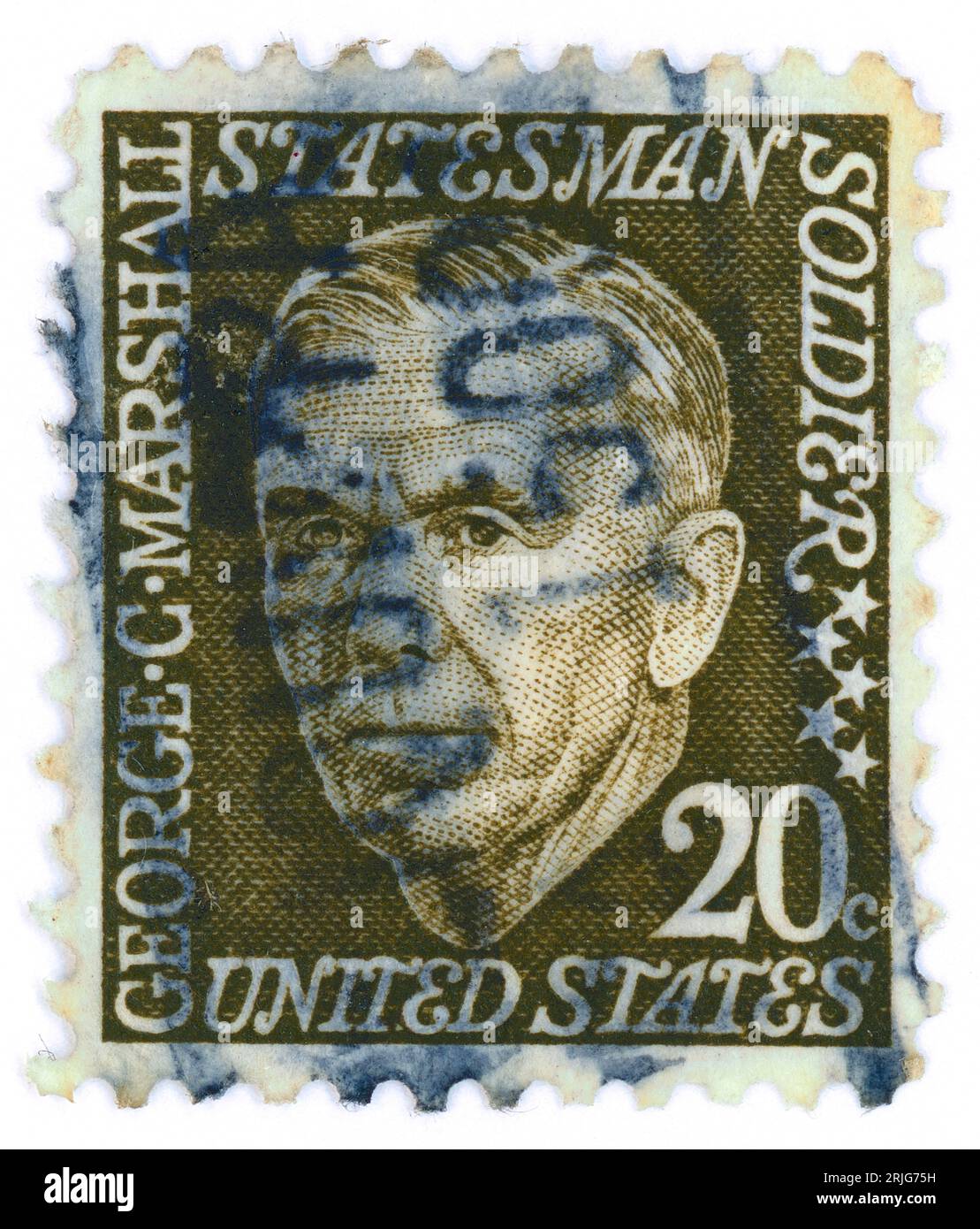 George C. Marshall (1880 - 1959). Francobollo emesso negli Stati Uniti nel 1967. George Catlett Marshall Jr. Era un ufficiale dell'esercito americano e statista. Salì attraverso l'esercito degli Stati Uniti per diventare Capo di Stato maggiore dell'esercito degli Stati Uniti sotto i presidenti Franklin D. Roosevelt e Harry S. Truman, poi servì come Segretario di Stato e Segretario della difesa sotto Truman. Foto Stock