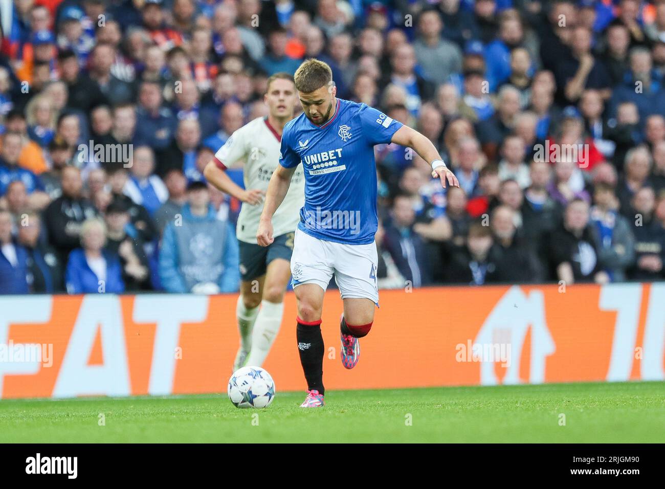 Glasgow, Regno Unito. 22 agosto 2023. Nella prima tappa della UEFA Champions League, i Rangers affrontarono il PSV Eindhoven all'Ibrox Stadium di Glasgow, Regno Unito. Questa fu la prima tappa con la seconda partita che si disputò allo stadio di Eindhoven il 30 agosto 2023, quando il vincitore cumulativo passerà alla fase a gironi. Crediti: Findlay/Alamy Live News Foto Stock