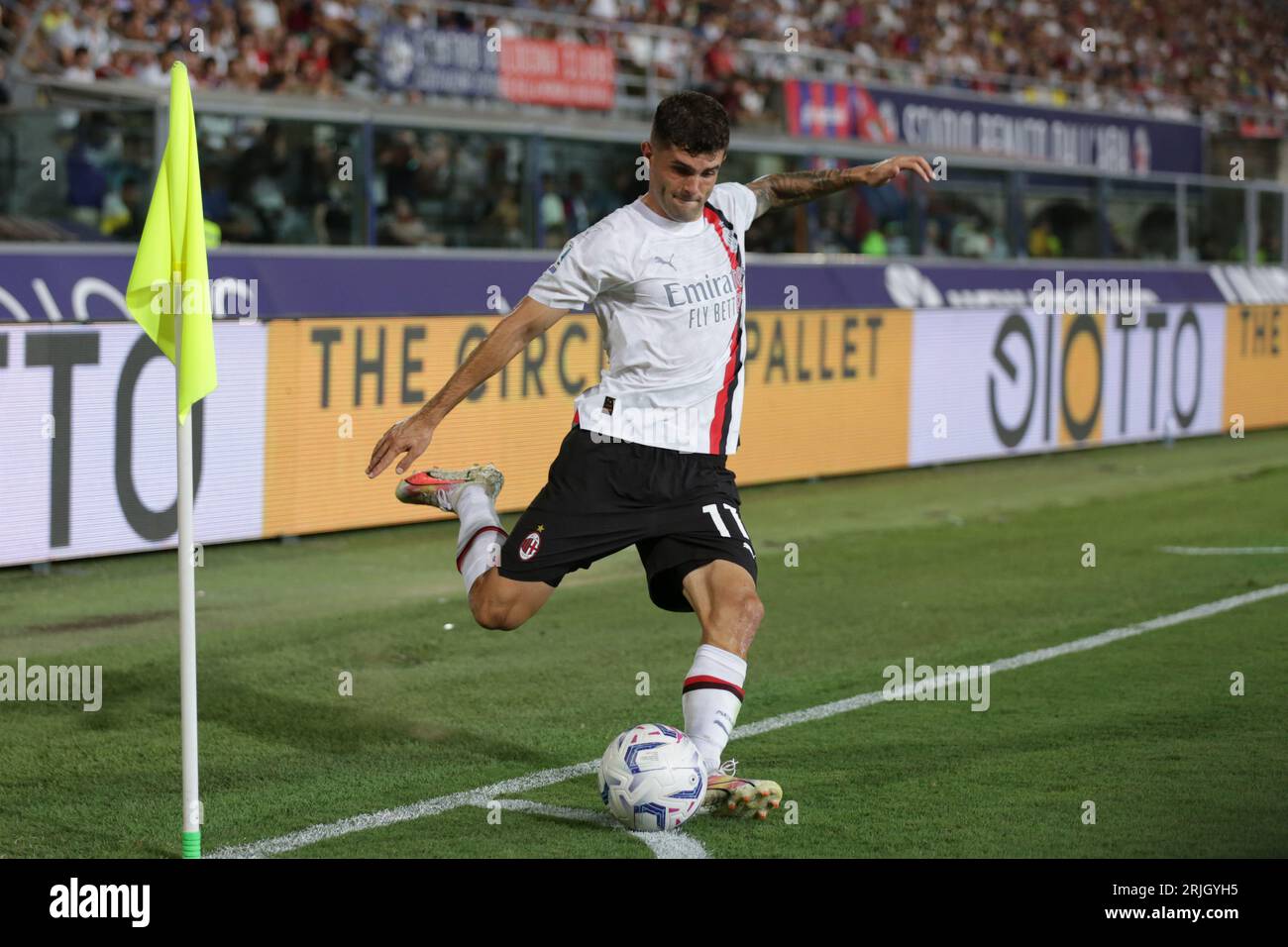 Bologna, Italia. 21 agosto 2023. Christian Puliisic del Milan visto durante la partita di SERIE A TIM 2023/24 tra Bologna e Milan al Renato dall'Ara. Punteggio finale; Bologna 0:2 AC Milan (foto di Grzegorz Wajda/SOPA Images/Sipa USA) credito: SIPA USA/Alamy Live News Foto Stock