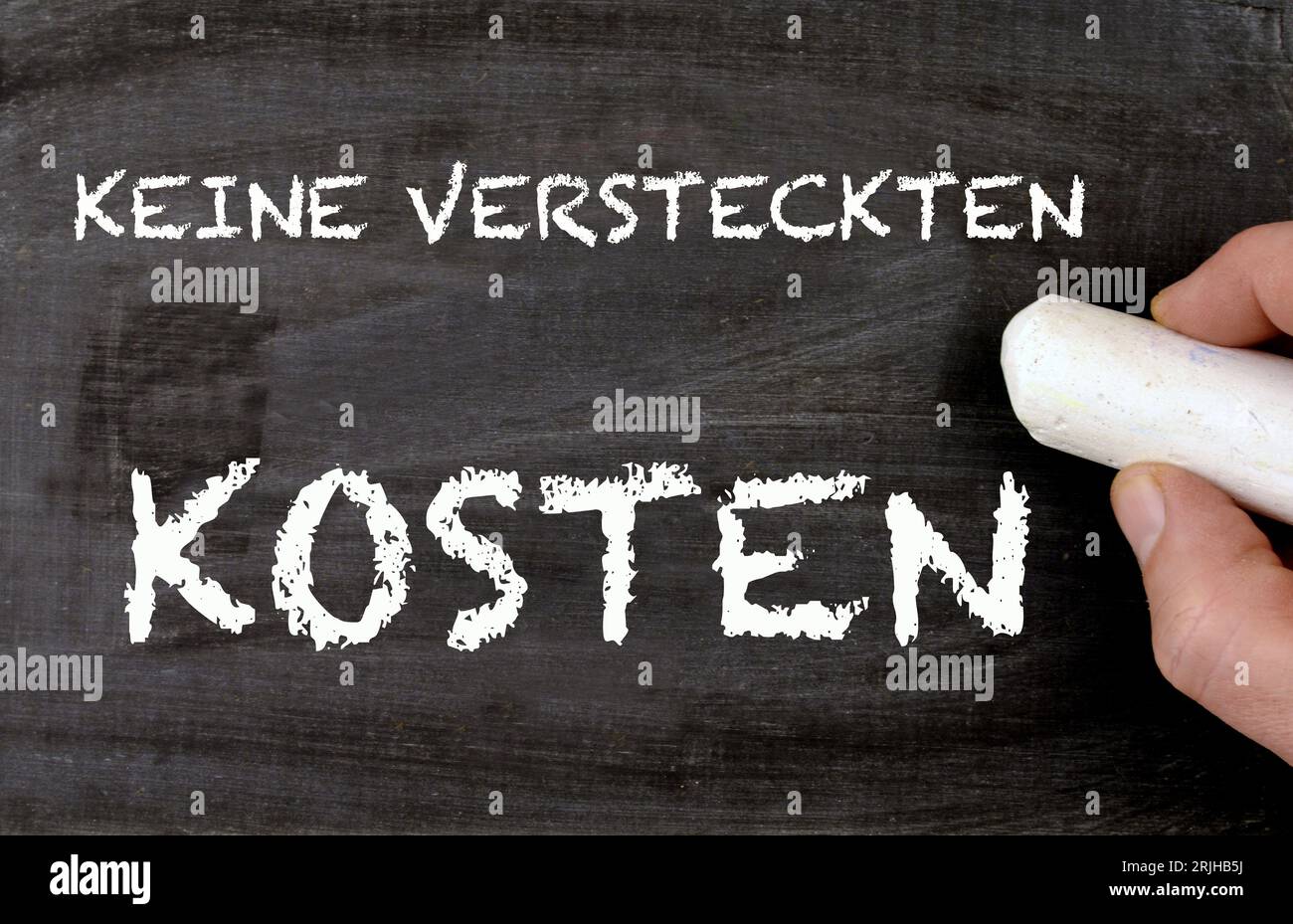 Blackboard keine Versteckten Kosten in engl senza costi nascosti Foto Stock