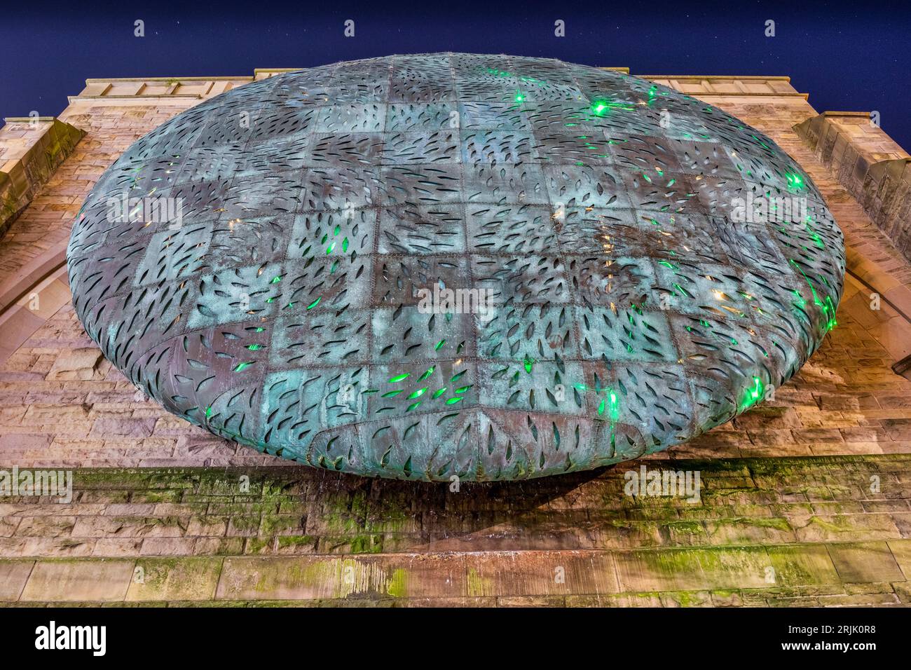 Scultura Healing of the Nations di Mark Jalland nella cattedrale di Blackburn Foto Stock