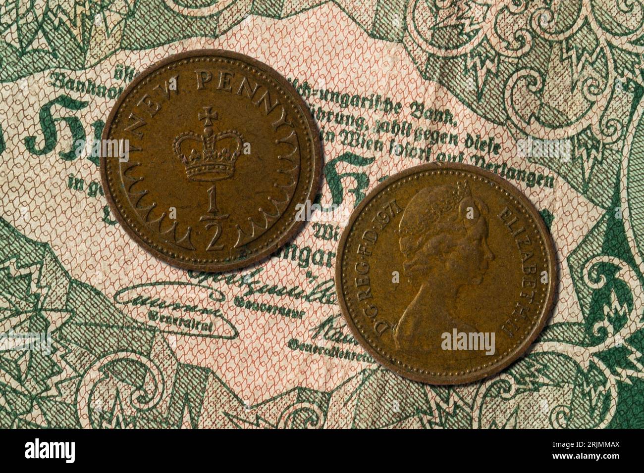 Una moneta britannica da mezzo penny del 1971 con un ritratto della regina Elisabetta II Foto Stock