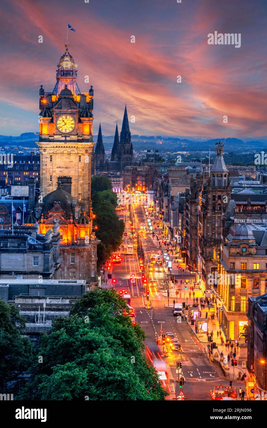 Balmoral Clock Tower and Princes Street, Edimburgo Scozia Gran Bretagna Regno Unito, Regno Unito, Europa Scozia Gran Bretagna Regno Unito, Foto Stock