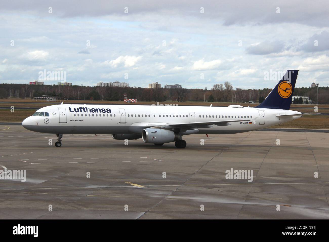 Aereo Lufthansa Airlines all'aeroporto di Berlino Foto Stock