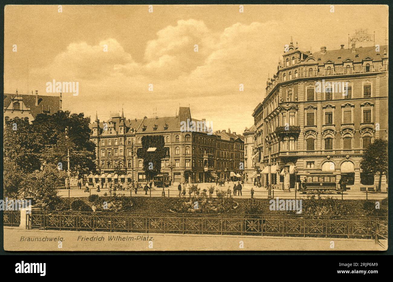 Europa, Deutschland, Niedersachsen, Braunschweig, Friedrich Wilhelm Platz, Postkarte, verschickt 1910, herausgegeben von Gast-u. Logierhaus Frankfurter Hof, Wilhelm Rueß, Braunschweig, Frankfurter Straße 31, gedruckt von Vereinigte Kunstdruckereien Metz & Lautz, Darmstadt , Rechte werden nicht vertreten . / Europa, Germania, bassa Sassonia, Brunswick, Friedrich Wilhelm Platz ( Friedrich William Place ), cartolina, inviata 1910, pubblicata dall'hotel Frankfurter Hof, Wilhelm Ruess, stampata da Metz e Lautz, Darmstadt , non ci sono diritti . Foto Stock