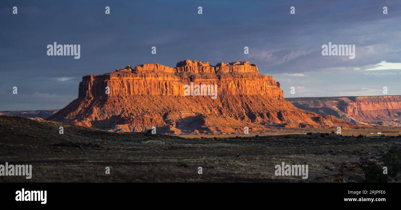 Arenaria mesa all'alba, Kayenta Arizona Foto Stock