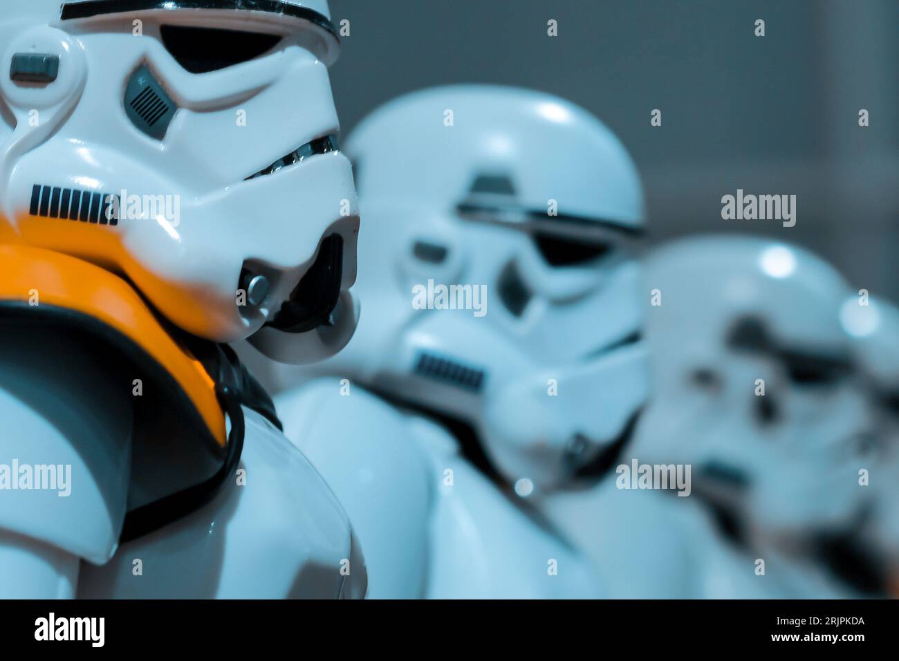 Una action figure di Star Wars stormtrooper Snow Trooper, raffigurante un ufficiale imperiale della trilogia originale Foto Stock