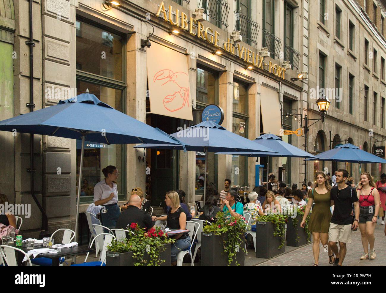 Canada, Québec, Montreal Vecchia Montreal, ristorante, persone Foto Stock