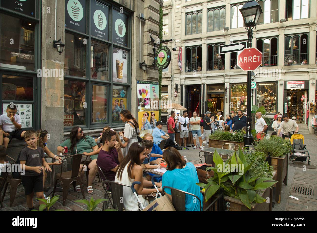 Canada, Quebec, Montreal, Old Montreal, People, scena stradale, Foto Stock