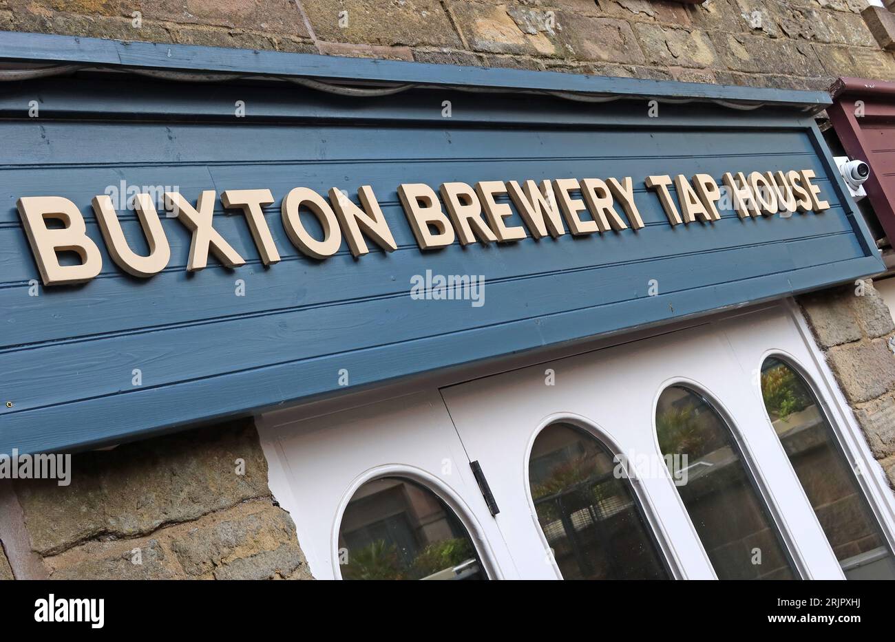 Old Court House, Buxton Brewery Tap House & Cellar the, George St, Buxton, High Peak, Derbyshire, INGHILTERRA, REGNO UNITO, SK17 6AY Foto Stock