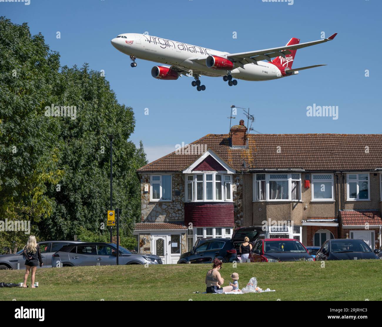 Heathrow, Londra, Regno Unito. 23 agosto 2023. Arrivi di aeromobili all'aeroporto di Londra Heathrow nell'estate 2023 Foto Stock