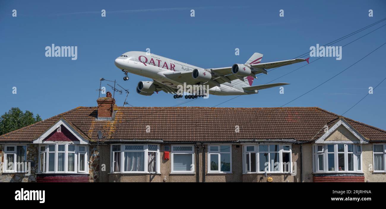 Heathrow, Londra, Regno Unito. 23 agosto 2023. Arrivi di aeromobili all'aeroporto di Londra Heathrow nell'estate 2023 Foto Stock