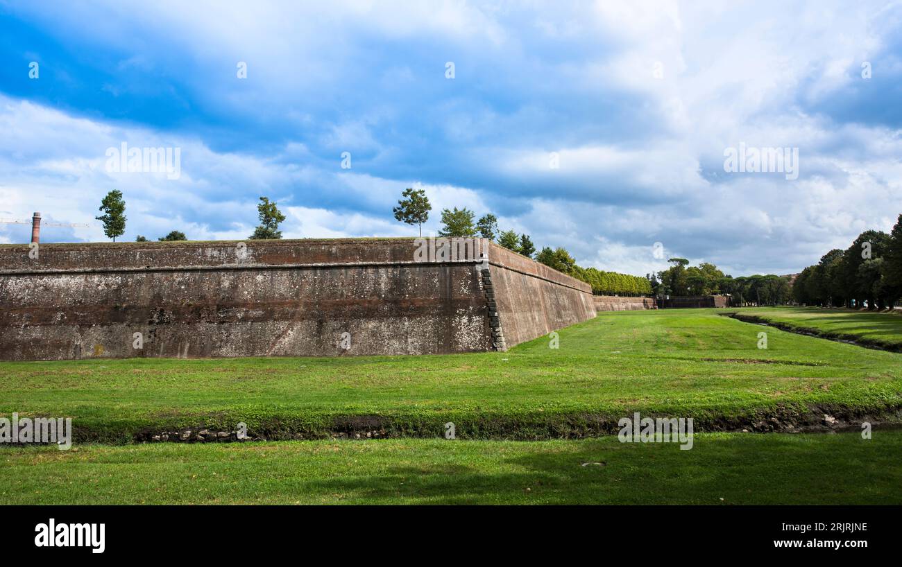 Mura fortificate, Lucca, Toscana, Italia Foto Stock