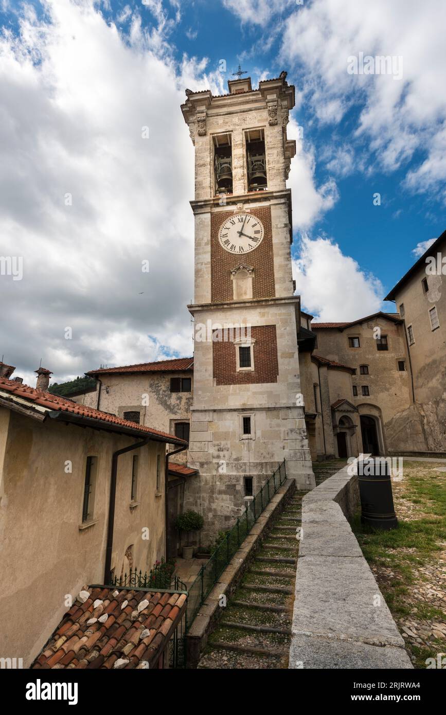 La torre e il Santuario del Sacro Monte Varese, Lombardia Foto Stock