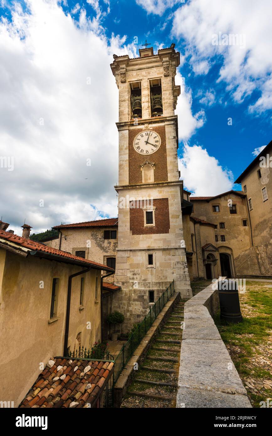 La torre e il Santuario del Sacro Monte Varese, Lombardia Foto Stock