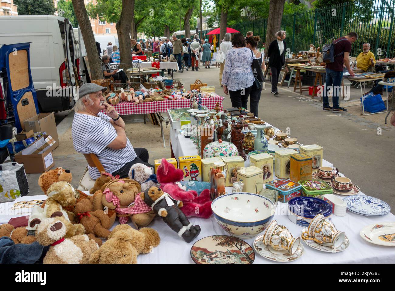 Mercato delle pulci porte de Vanves. Parigi. Francia, Europa. Foto Stock