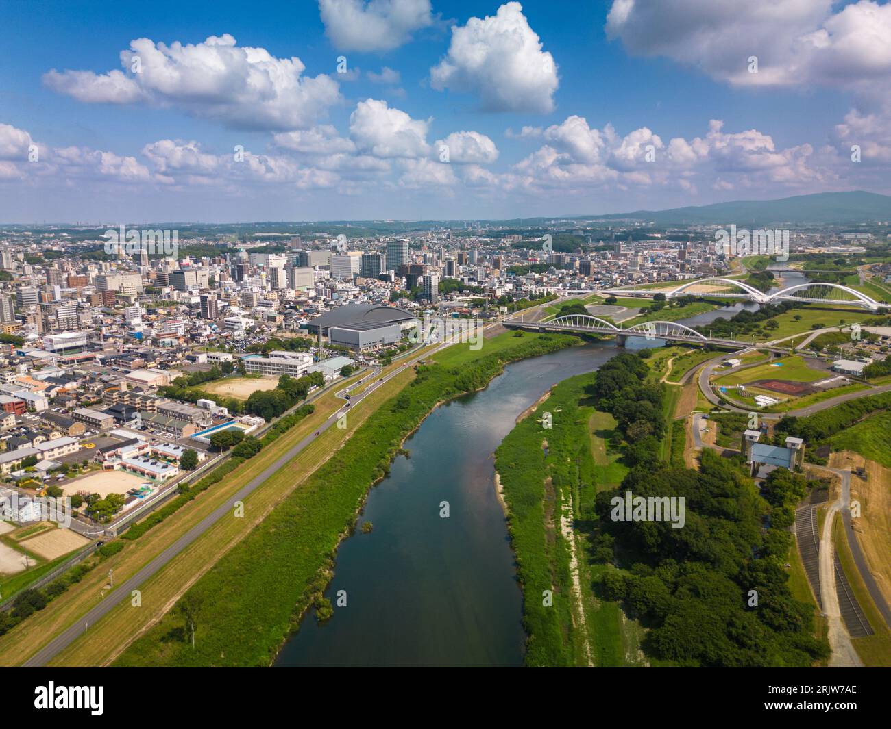 Toyotashi, Aichi, paesaggio urbano giapponese sul fiume Yahagi. Foto Stock